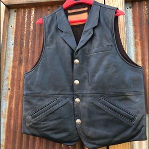 Men’s leather motorcycle vest